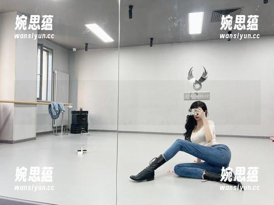 微密圈 - 美图亮瞎我的眼！葛征的短裙，你确定不让我多看几遍吗？资源给力！