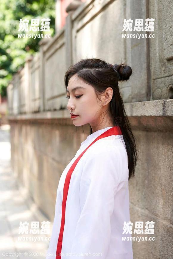 蜜桃社-Gina 蜜桃社 - 踏入Gina的白色时空,免费写真等你开启奇妙之旅!