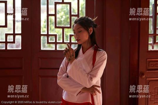蜜桃社-豆瓣酱 蜜桃社 - 豆瓣酱在线,这黑白的旅程就像冷面加热油,真的是别样滋味。