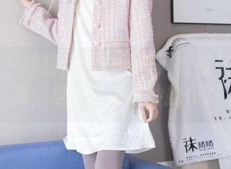 袜啵啵 - 甜甜圈全套图集：当裸足遇上花絮，居然还有这种操作？