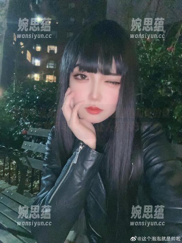 隐秘与张扬：这个泡泡就是逊啦和她的黑贞德精选写真集，让人不禁好奇！