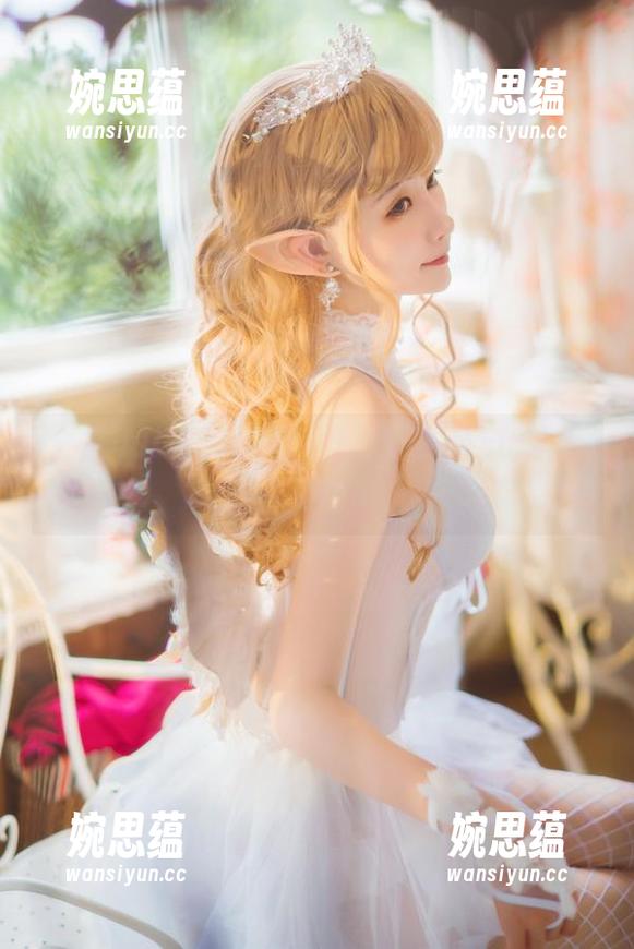 金鱼yui 金鱼yui在镜头前,自拍里的cos比水面波纹更迷人。